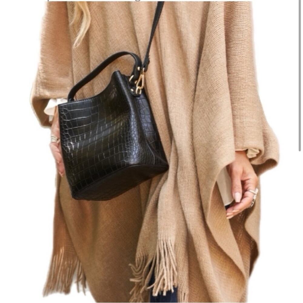 Aota Elena Bucket Bag Black Vegan Leather Crocodile Embossed-Crossbody Strap-NWT - Picture 2 of 8